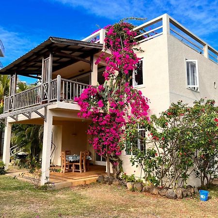 Roche Island Bungalows Grand-Baie Exterior photo